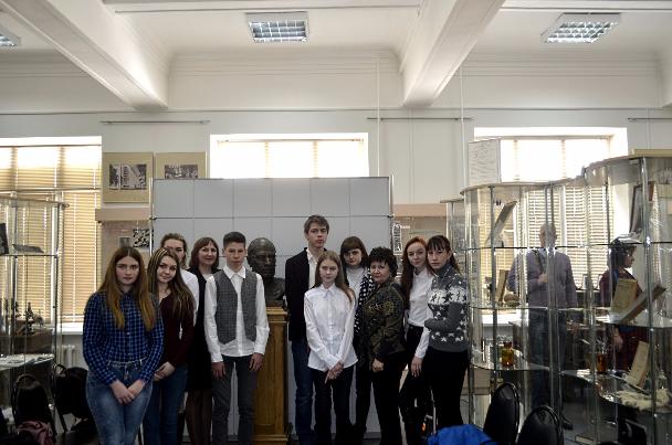 Школьники из Боброва побывали на экскурсии в ВГМУ