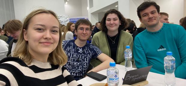 Команда клуба интеллектуальных игр «Что?Где?Когда?» ВГМУ им. Н.Н. Бурденко приняла участие в «Космическом КВИЗе»