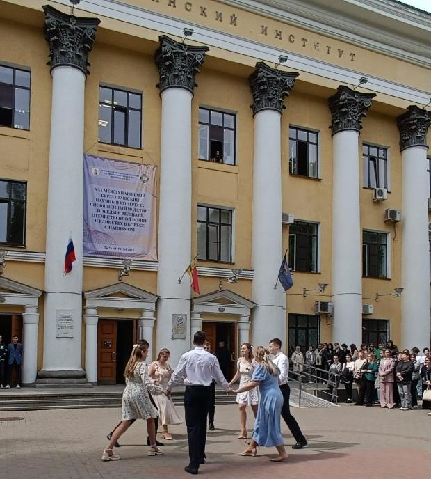 Торжественное мероприятие, посещённое митингу «Я – наследник героев» Торжественное мероприятие, посещённое митингу «Я – наследник героев»