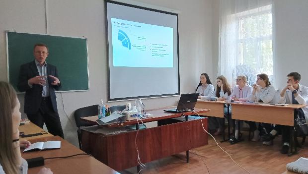 Профессиональное ориентирование студентов фармацевтического факультета