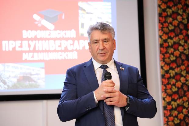 Ректор Иван Петрович Мошуров открыл 23-й медицинский класс (фотогалерея)