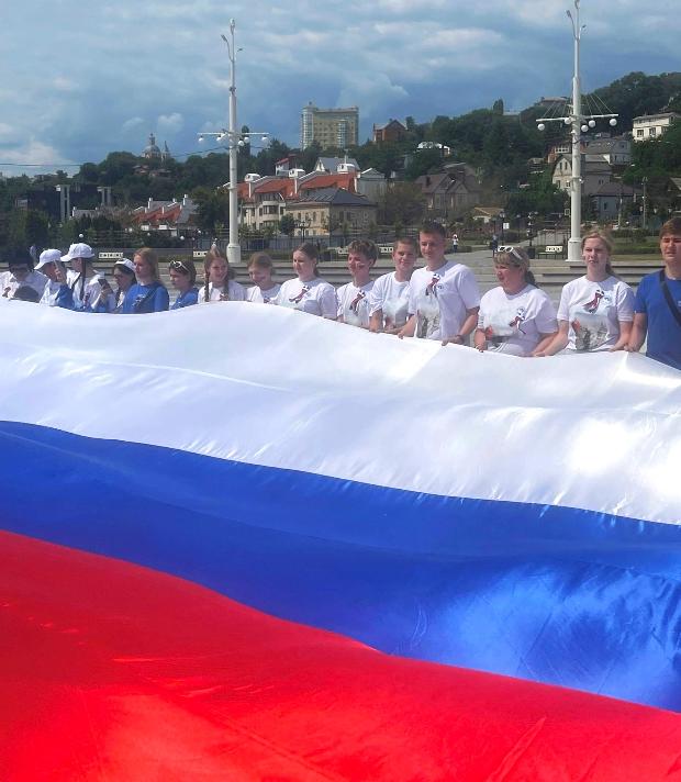 Волонтеры Победы отметили День России в Воронеже