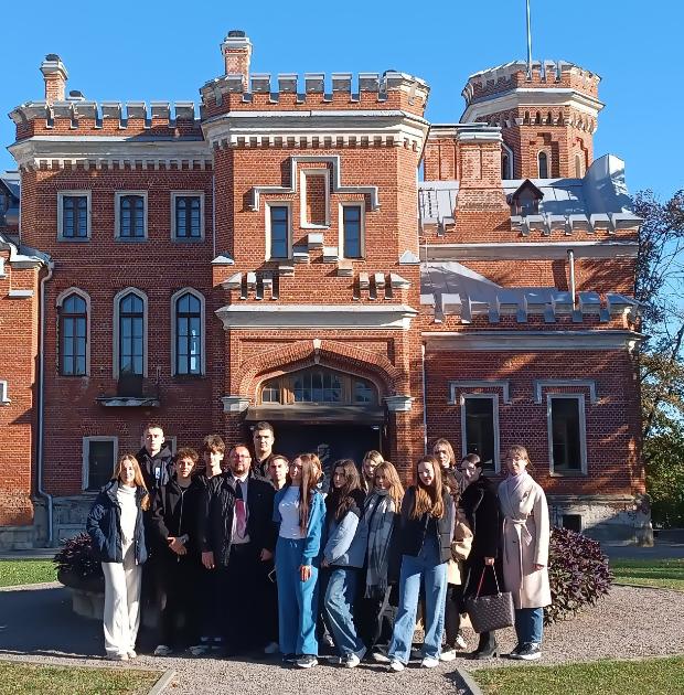 Музейное занятие в дворцовом комплексе «Ольденбургских»