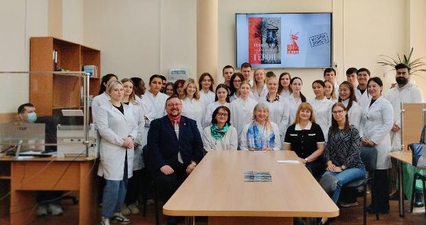В библиотеке состоялась презентация книги «Неизвестные известные герои»