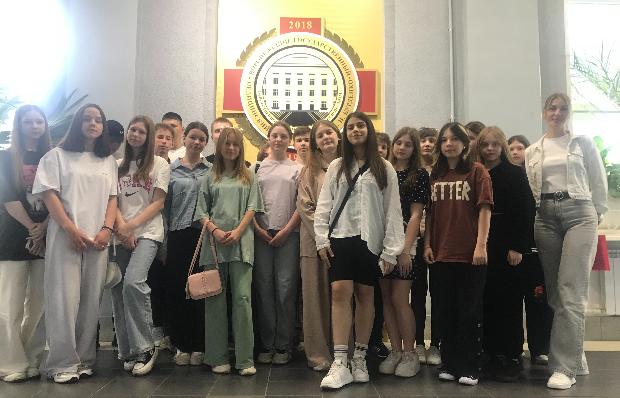 Профориентационные экскурсии школьников города Липецка и Липецкой области в ВГМУ им. Н.Н. Бурденко Профориентационные экскурсии школьников города Липецка и Липецкой области в ВГМУ им. Н.Н. Бурденко
