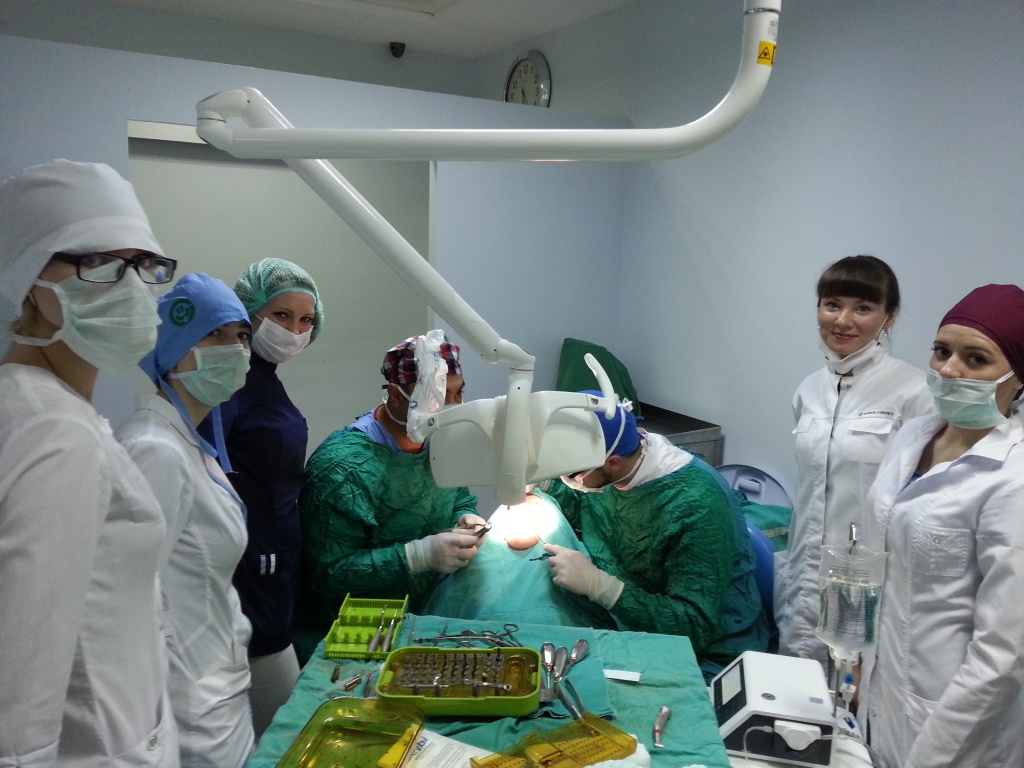 Делегация ВГМУ им. Н.Н. Бурденко на операции имплантации зубов в Университете Чукурова, Адана, Турция